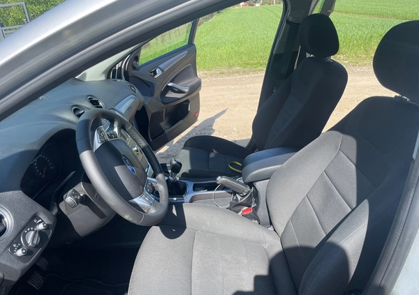 Ford Mondeo cena 26900 przebieg: 218000, rok produkcji 2011 z Iława małe 211